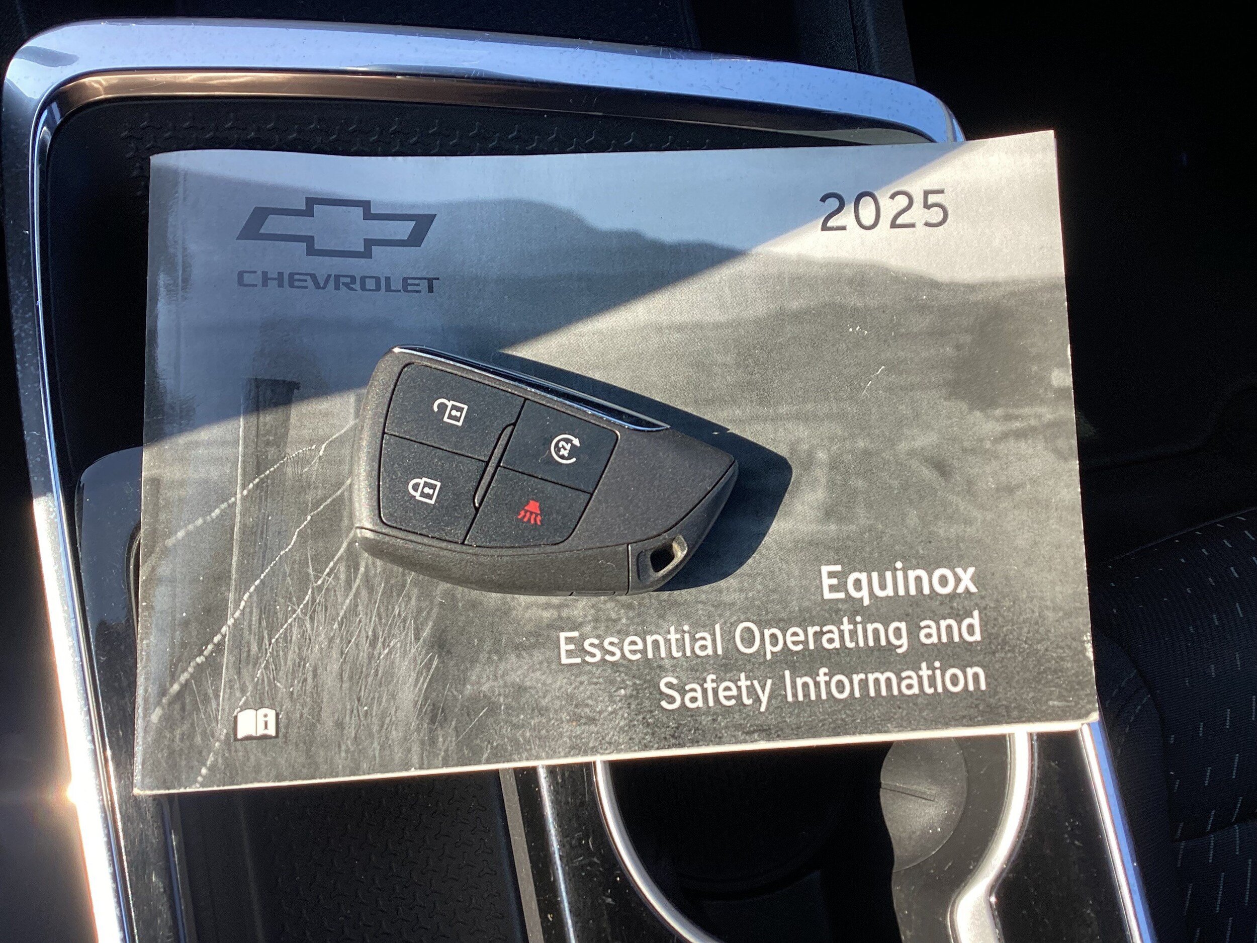 Used 2025 Chevrolet Equinox LT AWD/4WD image 20