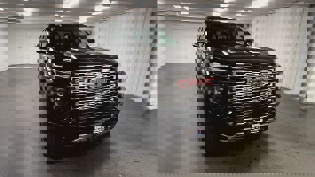 Certified 2024 GMC Canyon Denali image 3