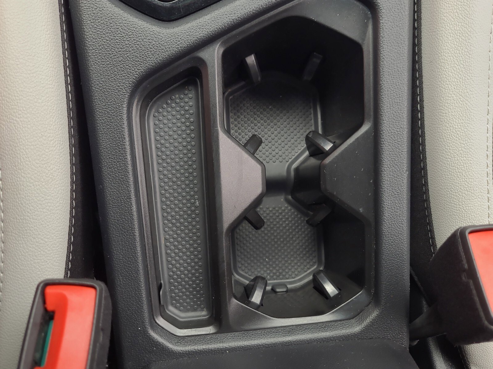 Certified 2025 Volkswagen Taos SE image 16