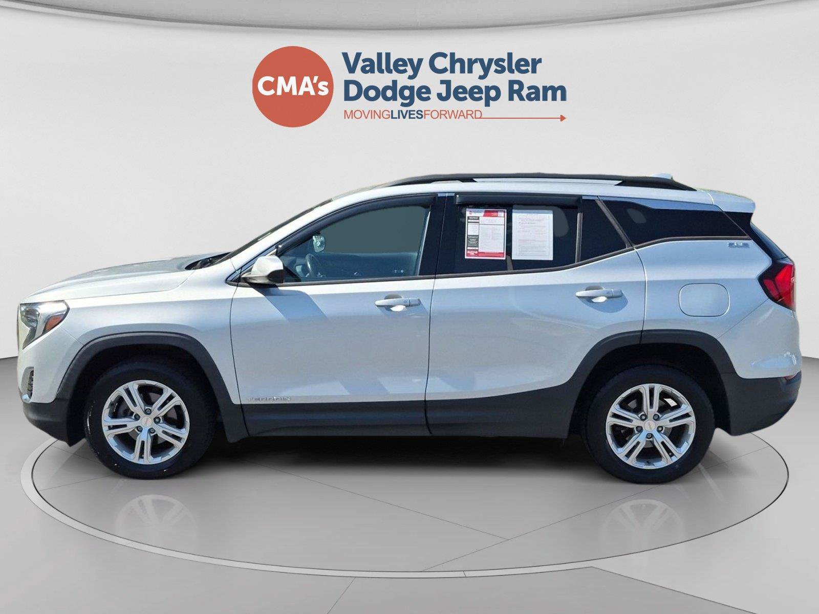 Used 2020 GMC Terrain SLE w/ Driver Convenience Package AWD/4WD image 2