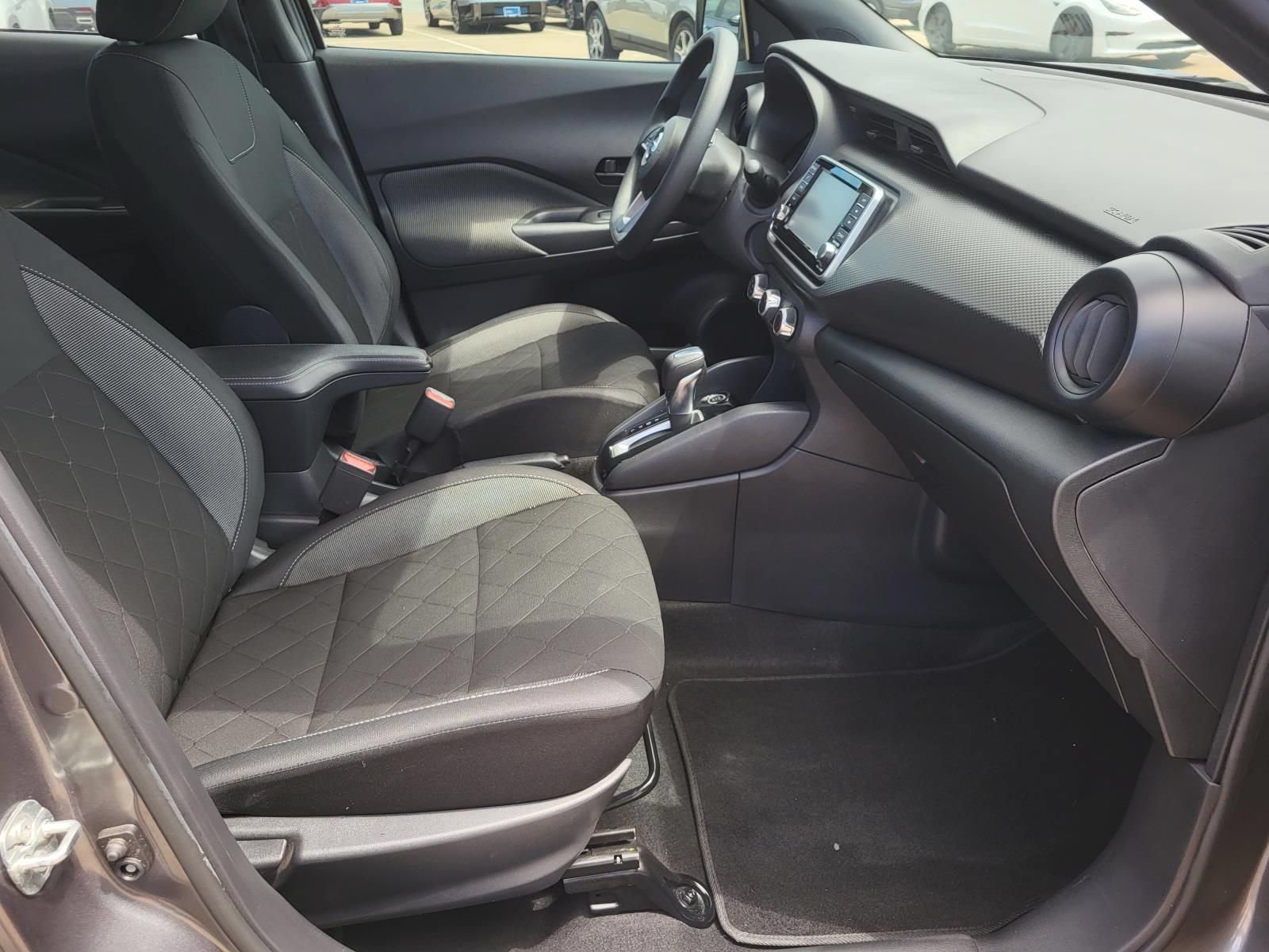 Used 2020 Nissan Kicks S FWD image 8