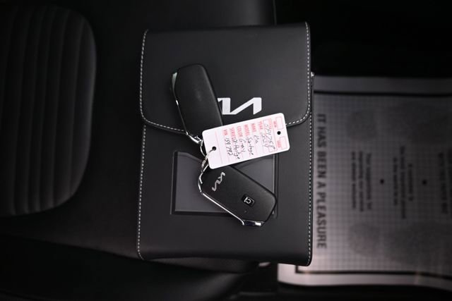 Used 2024 Kia Sportage SX AWD/4WD image 12