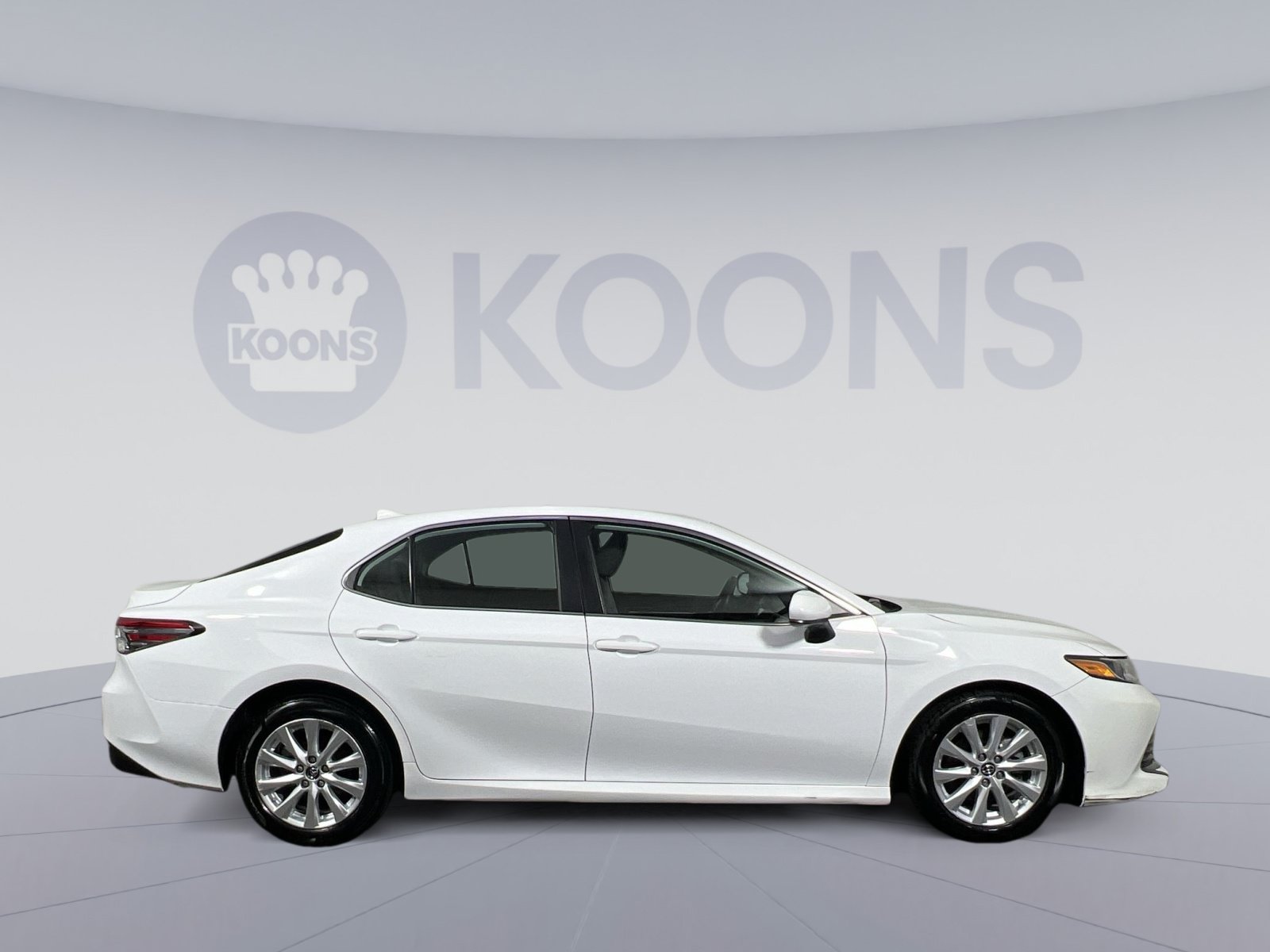 Used 2019 Toyota Camry LE FWD image 4