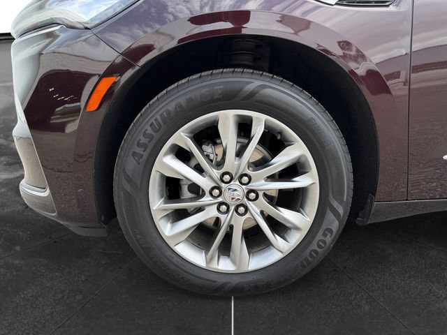 Used 2023 Buick Enclave Avenir w/ Avenir Technology Package AWD/4WD image 9