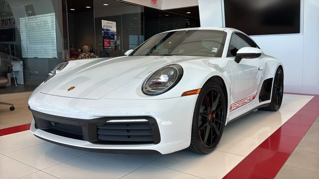 Used 2024 Porsche 911 Carrera RWD image 7