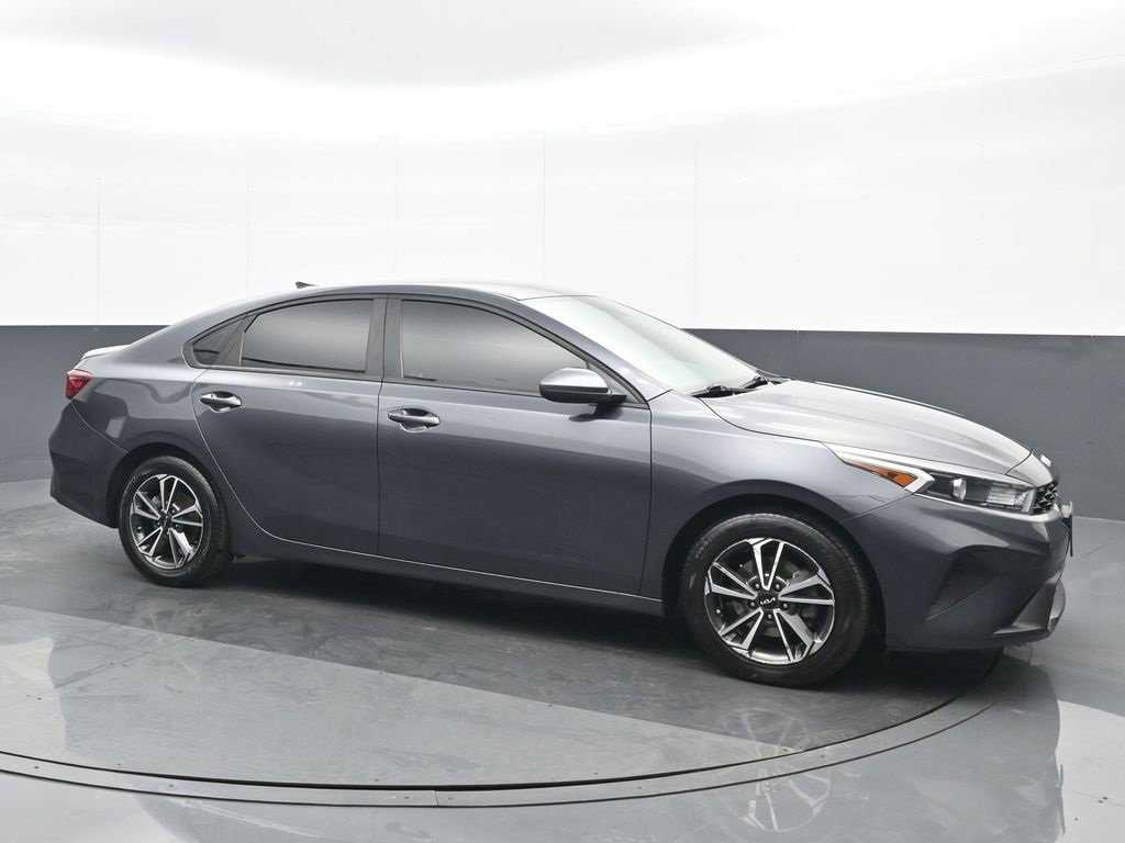 Used 2022 Kia Forte LXS image 8