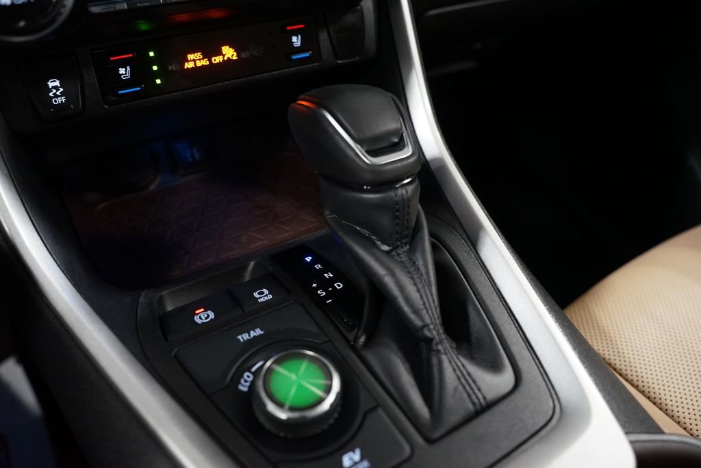 Used 2024 Toyota RAV4 Limited image 21