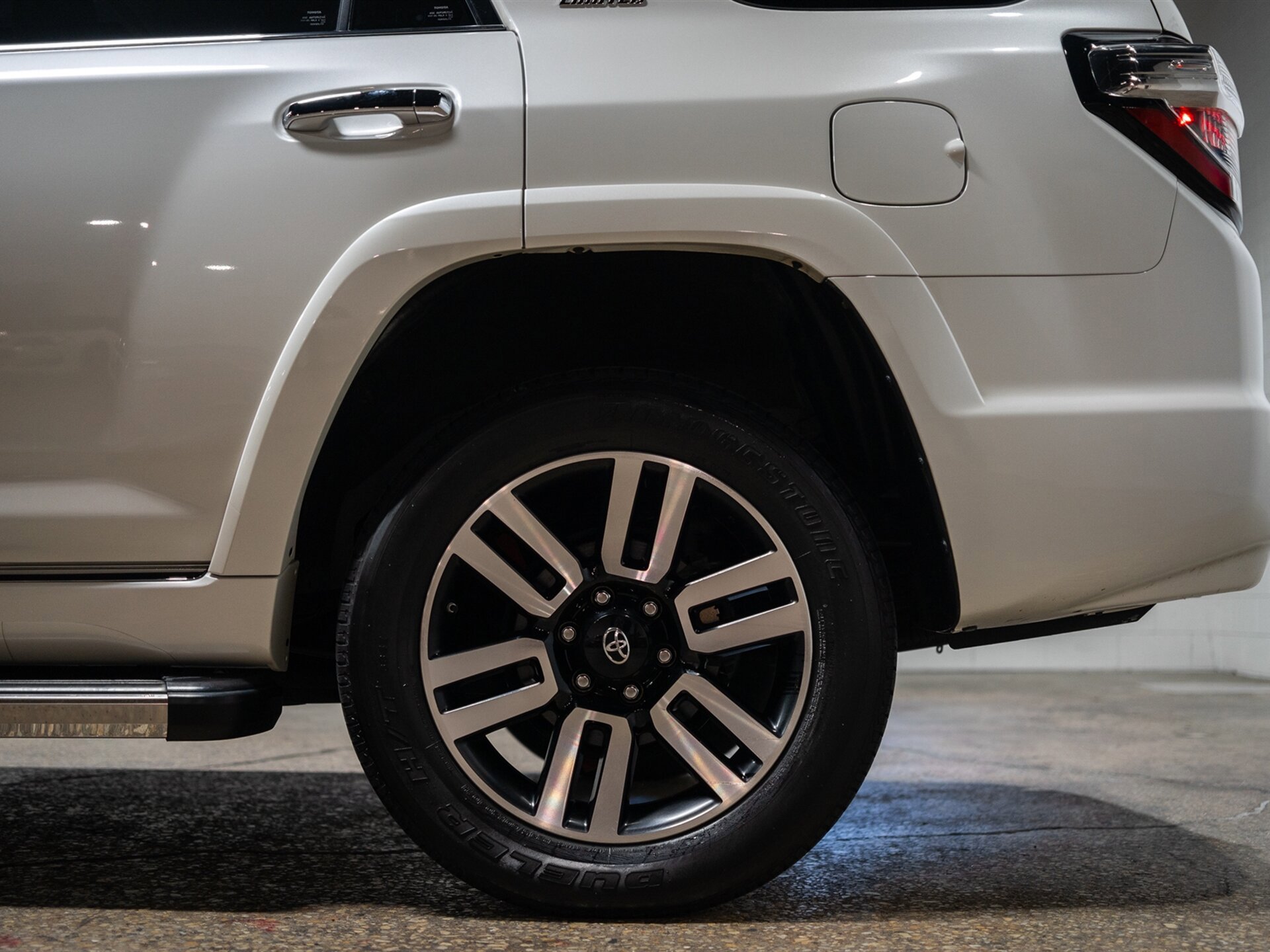 Used 2021 Toyota 4Runner Limited AWD/4WD image 14