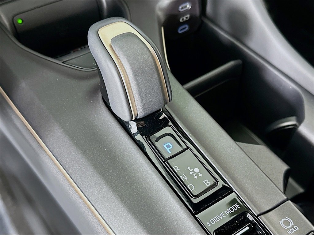 Used 2023 Toyota Crown XLE image 19