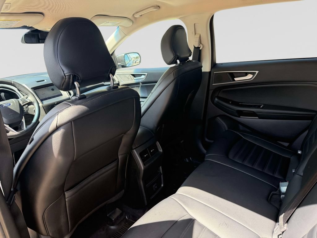 Used 2019 Ford Edge SEL w/ Equipment Group 201A AWD/4WD image 16