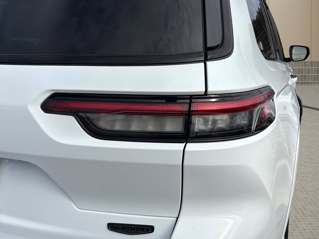 Used 2024 Jeep Grand Cherokee L Summit image 13