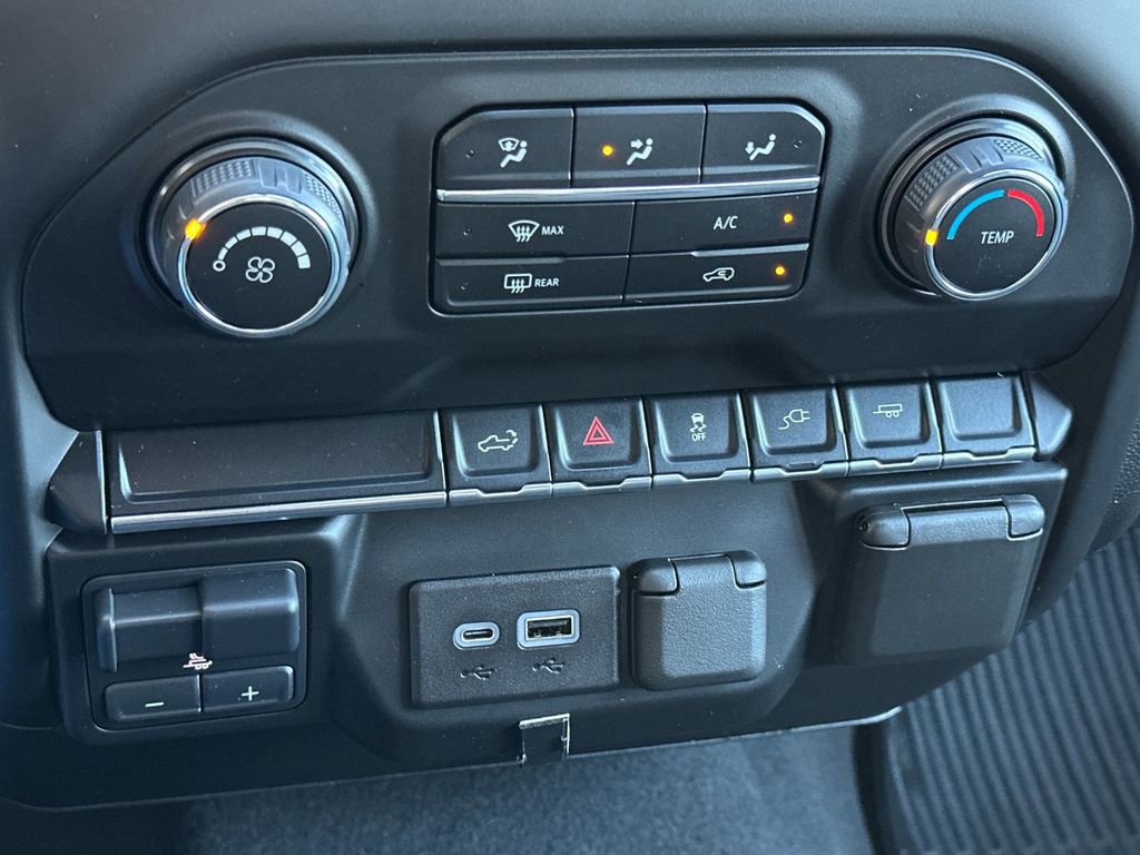 Used 2022 Chevrolet Silverado 2500 Custom w/ Custom Convenience Package RWD image 18
