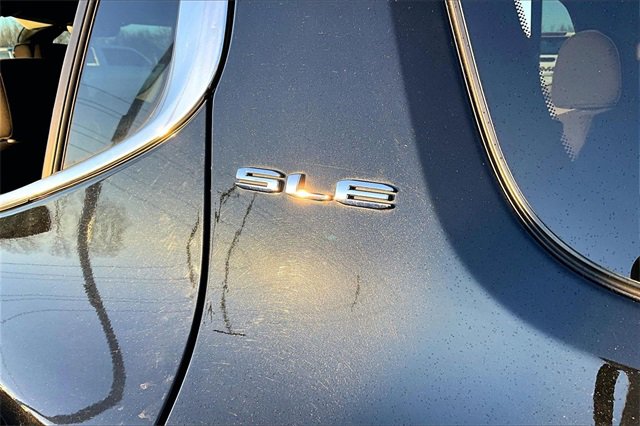 Used 2023 GMC Acadia SLE w/ Driver Convenience Package image 24