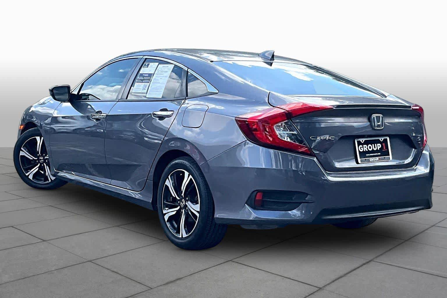 Used 2017 Honda Civic Touring image 12