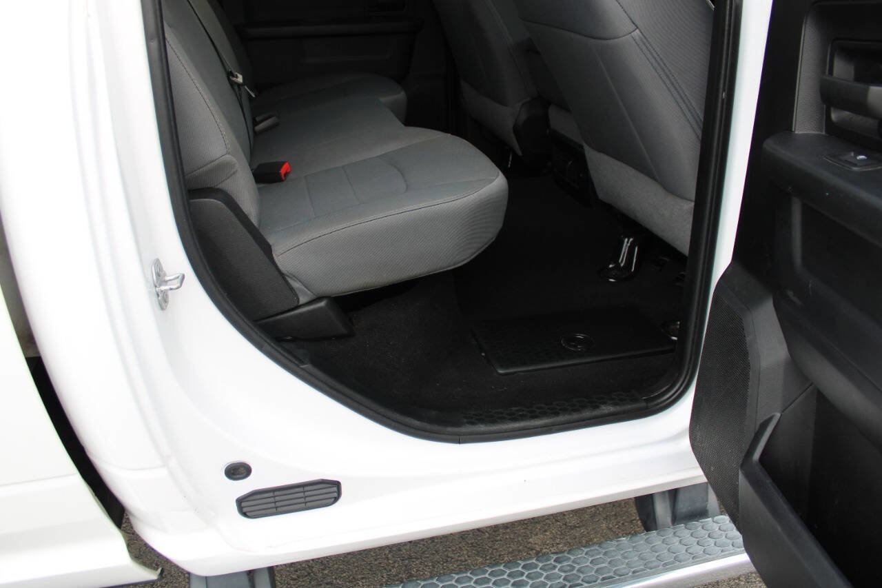 Used 2018 RAM 2500 Tradesman w/ Chrome Appearance Group image 36