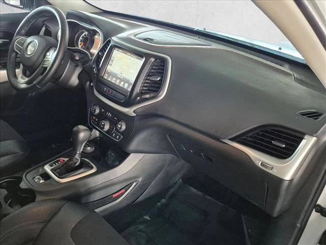 Used 2017 Jeep Cherokee Trailhawk w/ Comfort/Convenience Group AWD/4WD image 22