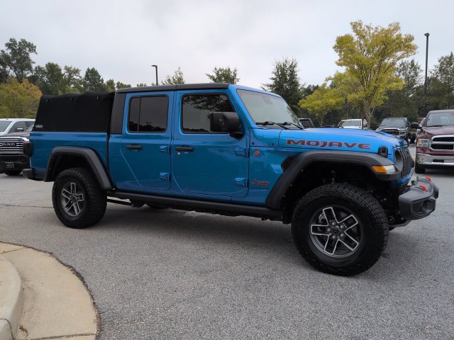 Used 2024 Jeep Gladiator Mojave w/ Technology Group AWD/4WD image 2