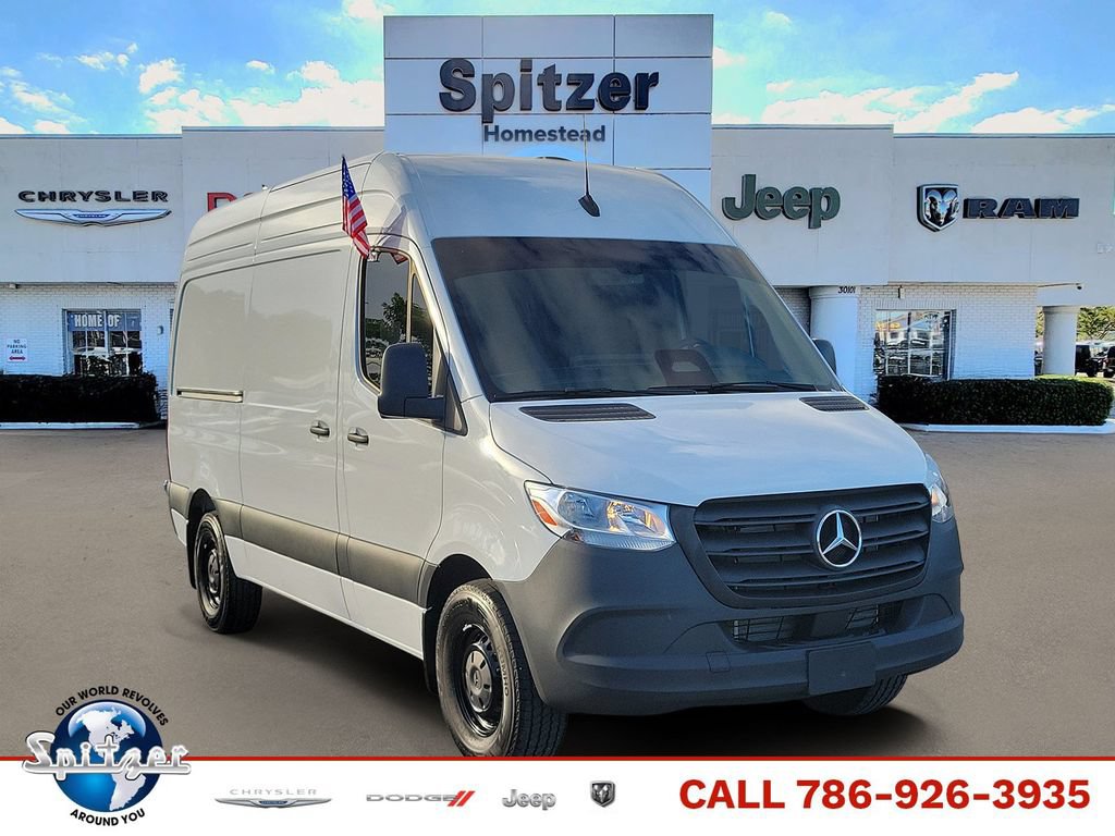 Used 2025 Mercedes-Benz Sprinter 2500 image 1