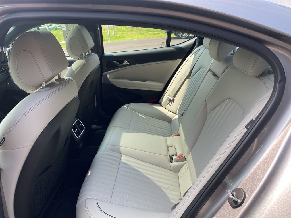 Used 2025 Genesis G70 3.3T Advanced image 28