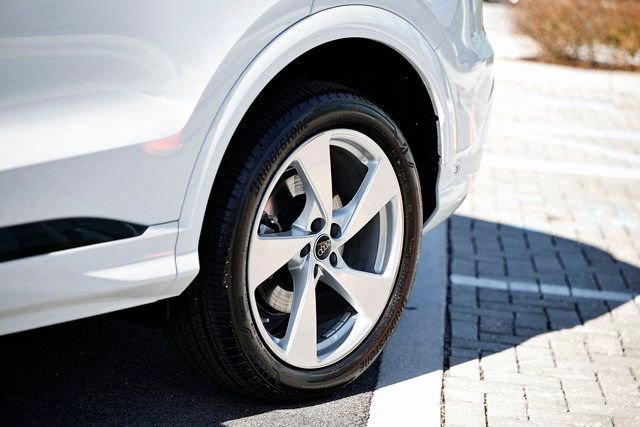 Certified 2025 Audi Q5 Premium Plus w/ Premium Plus image 8