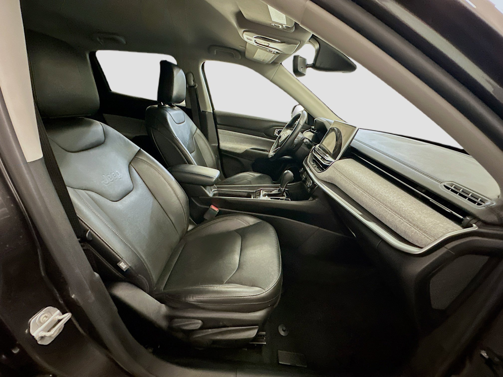 Used 2022 Jeep Compass Latitude image 31