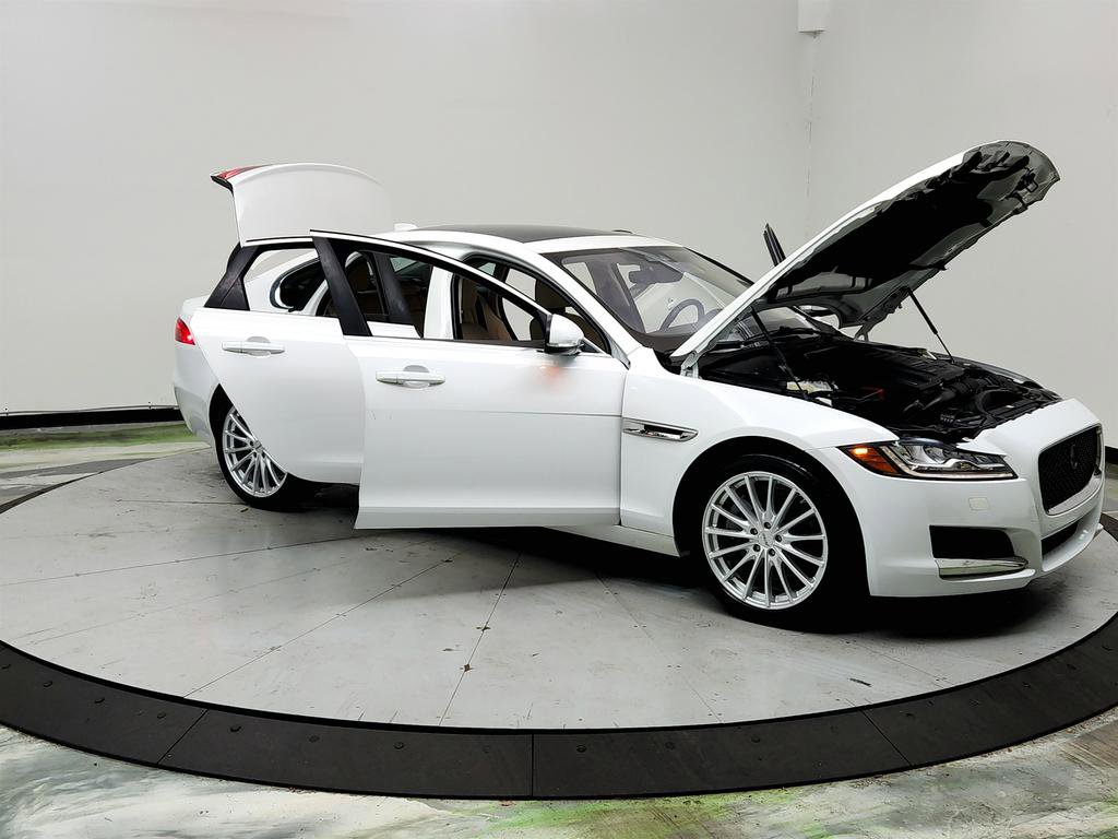 Used 2020 Jaguar XF Prestige image 10