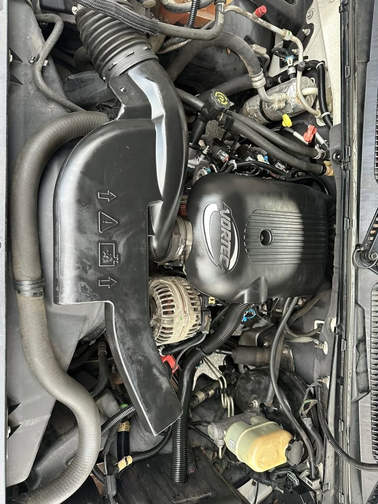 Used 2002 Chevrolet Suburban LT image 33