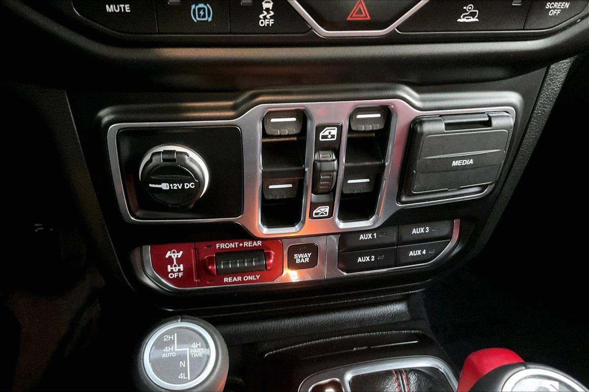 Used 2023 Jeep Wrangler Unlimited Rubicon 4xe AWD/4WD image 30