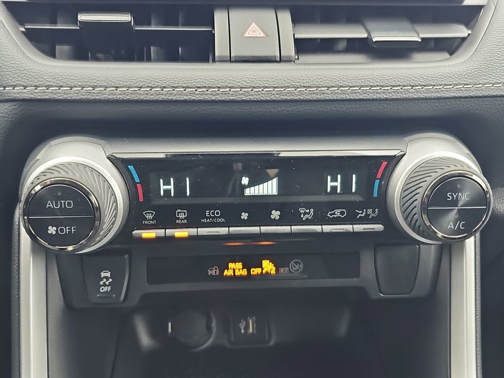 Used 2025 Toyota RAV4 LE image 27