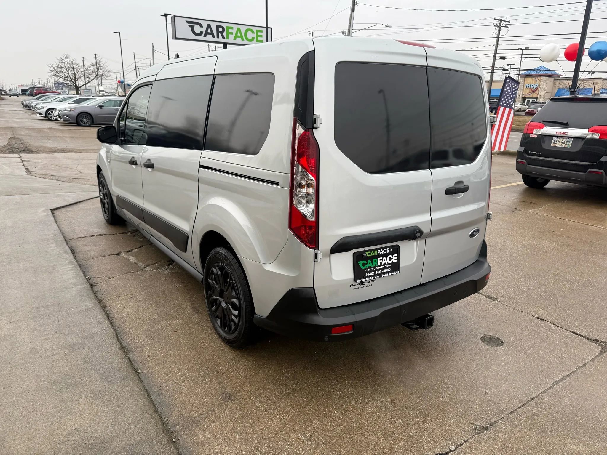 Used 2022 Ford Transit Connect XLT image 9