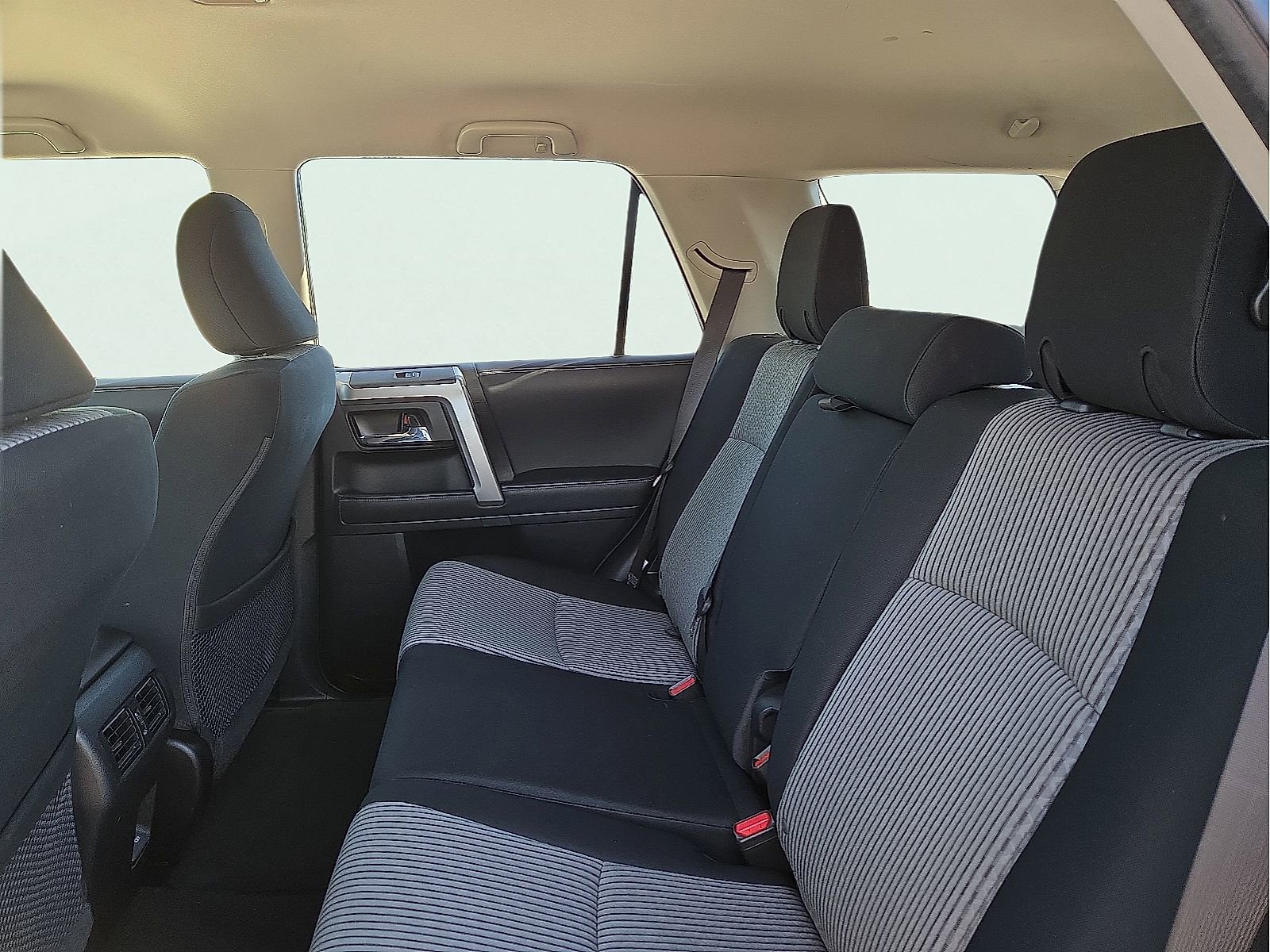 Used 2024 Toyota 4Runner SR5 AWD/4WD image 10