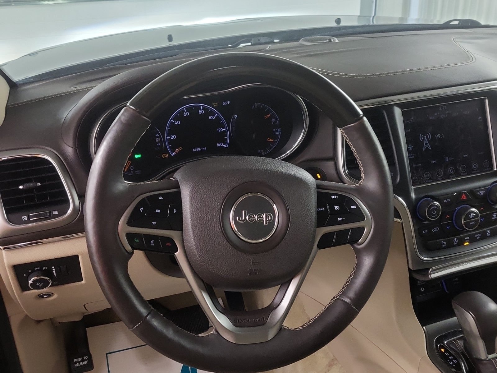 Used 2018 Jeep Grand Cherokee Overland AWD/4WD image 6