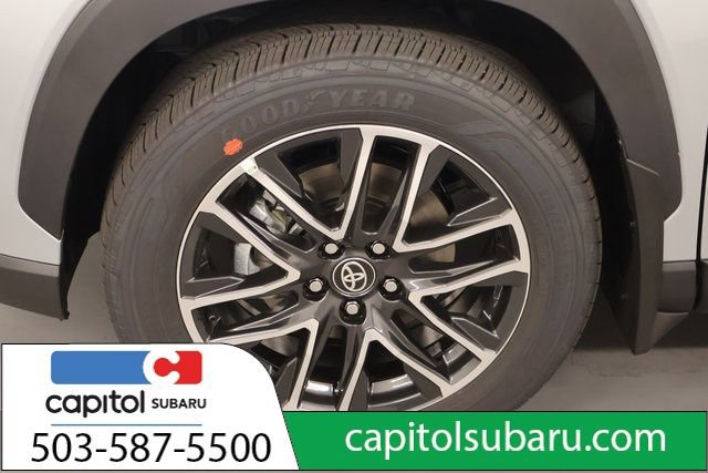 Used 2026 Toyota Corolla Cross XLE w/ Convenience Package AWD/4WD image 9