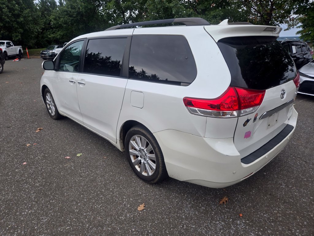 Used 2013 Toyota Sienna Limited w/ Premium Pkg AWD/4WD image 4