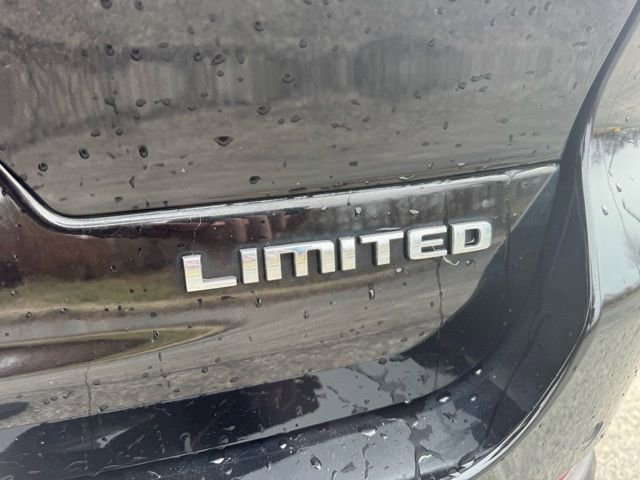 Used 2023 Jeep Grand Cherokee L Limited w/ Luxury Tech Group II image 8