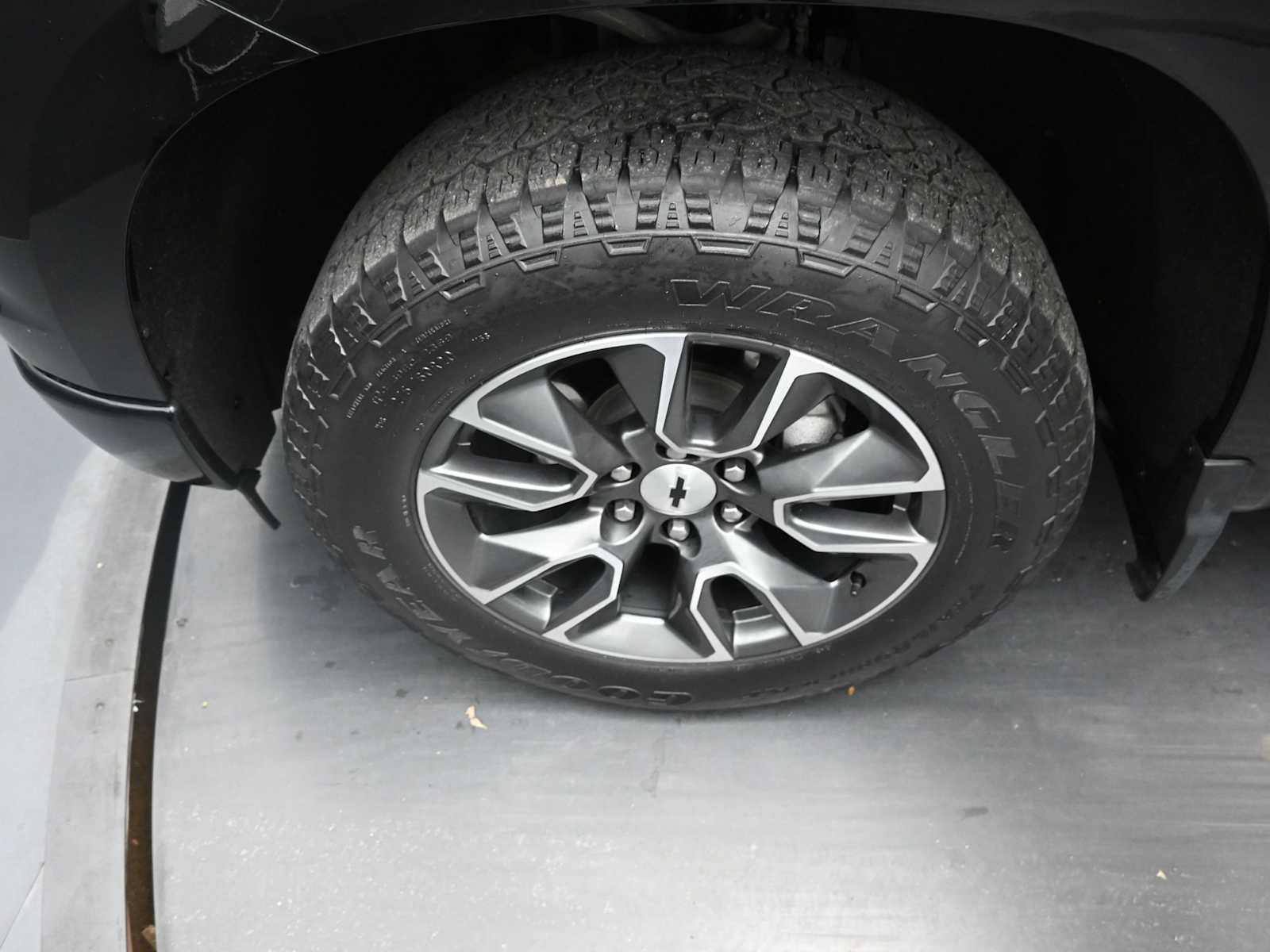 Used 2023 Chevrolet Silverado 1500 RST image 13