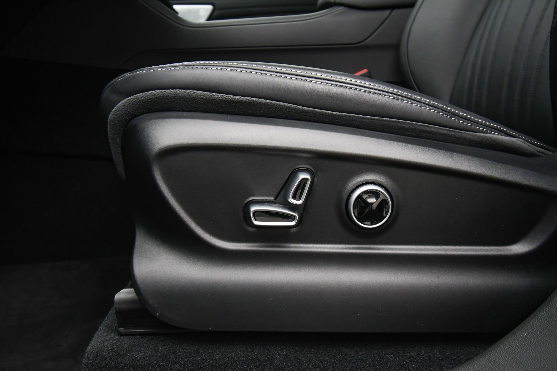 New 2025 Maserati Grecale GT image 39