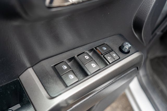 Used 2022 Toyota Tacoma TRD Off-Road w/ Technology Package AWD/4WD image 16