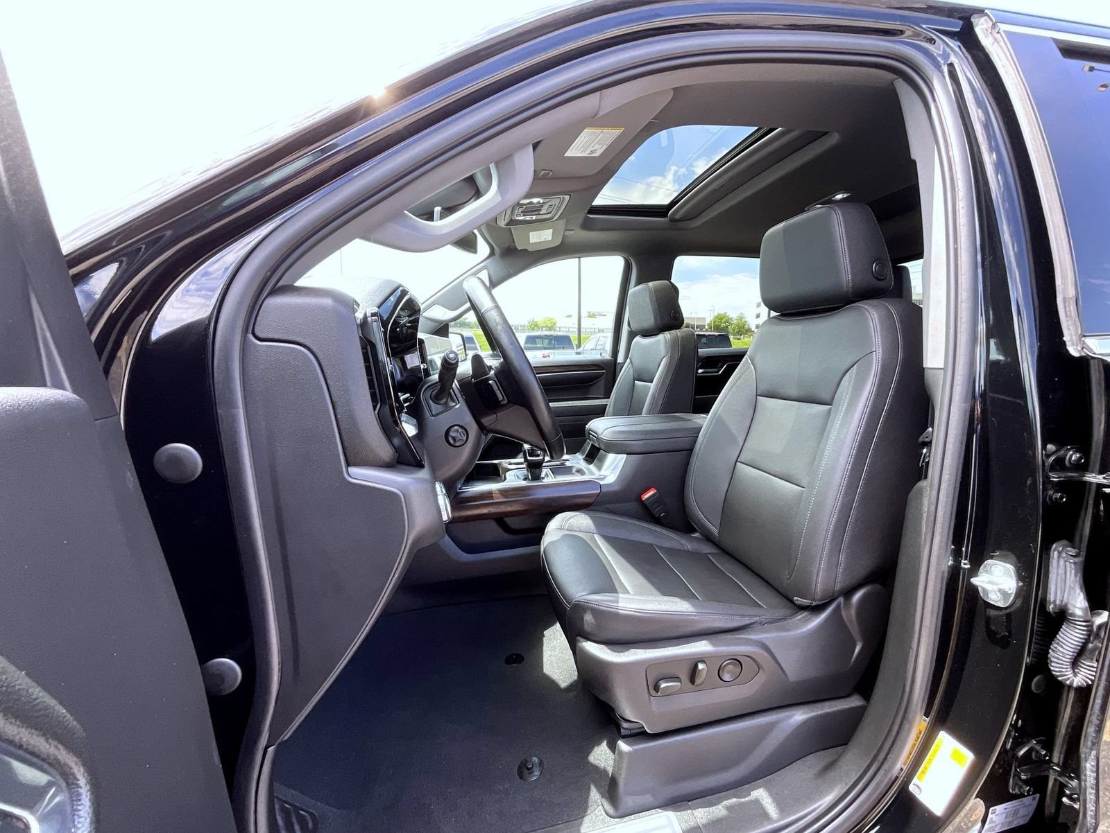 Certified 2023 GMC Sierra 1500 SLT w/ SLT Premium Package AWD/4WD image 10