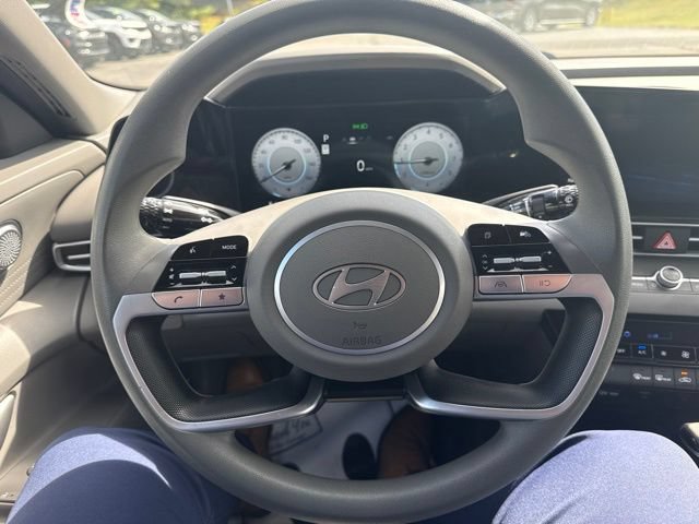 Used 2024 Hyundai Elantra SEL FWD image 11