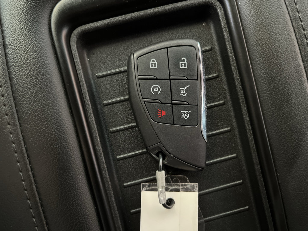 Used 2024 Chevrolet Suburban LT w/ Luxury Package RWD image 33