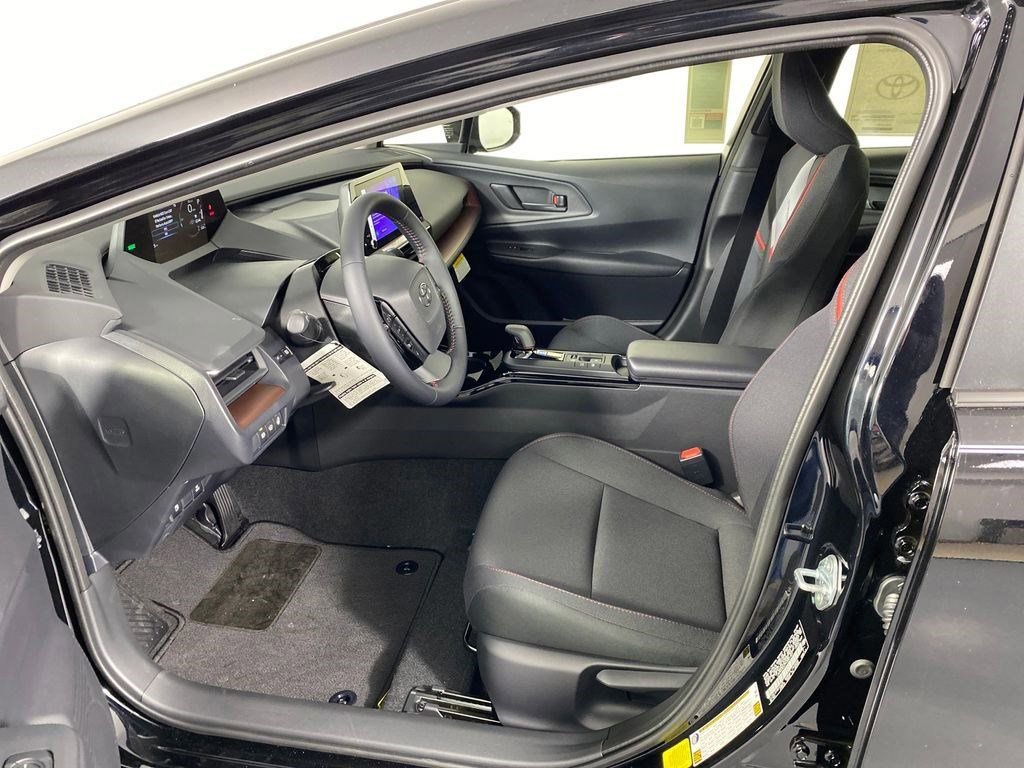 New 2026 Toyota Prius SE image 6