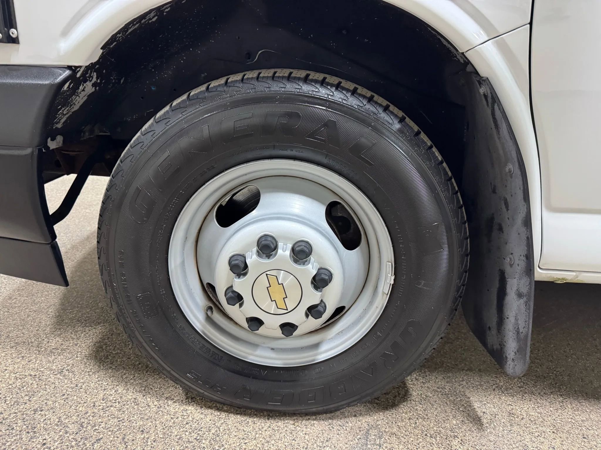 Used 2019 Chevrolet Express 3500 w/ School Bus Package image 60