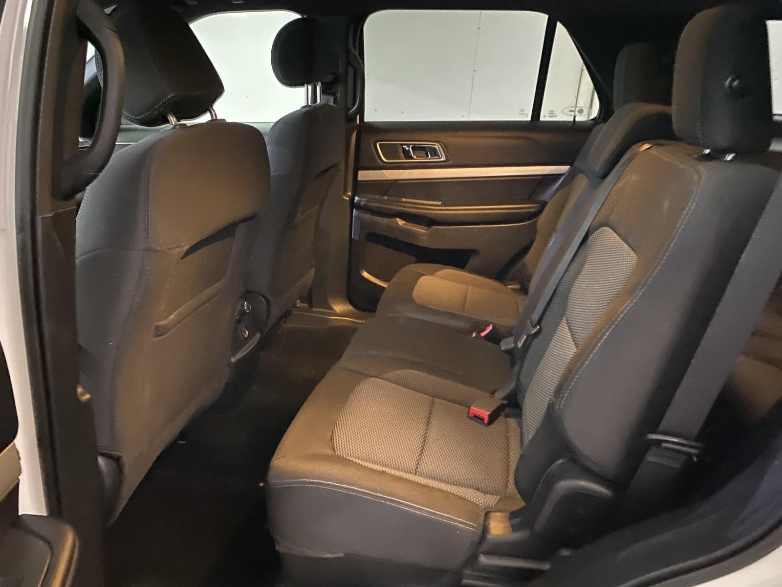 Used 2017 Ford Explorer XLT AWD/4WD image 17