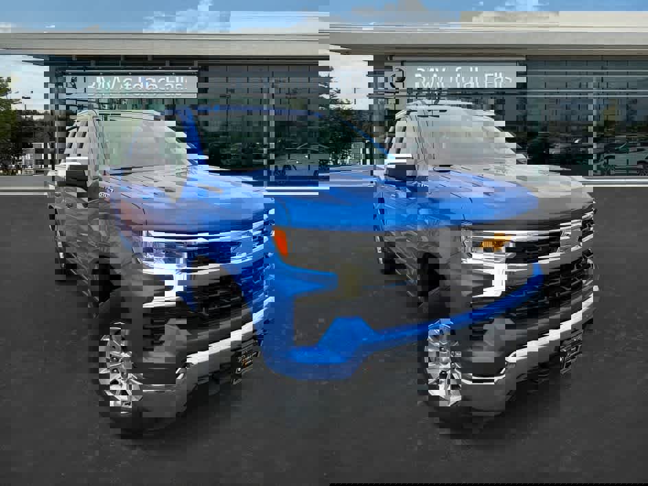 Used 2025 Chevrolet Silverado 1500 LT image 2