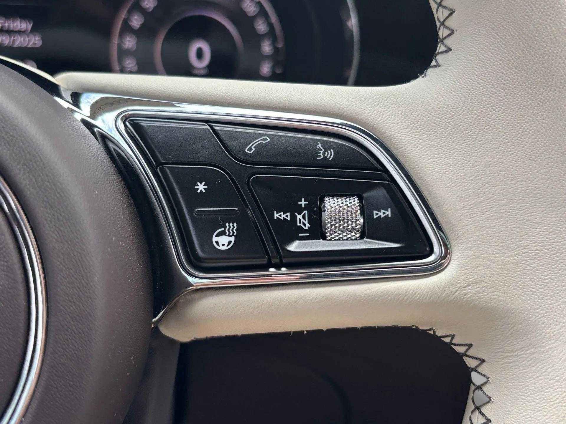 New 2025 Bentley Bentayga Extended Wheelbase image 49
