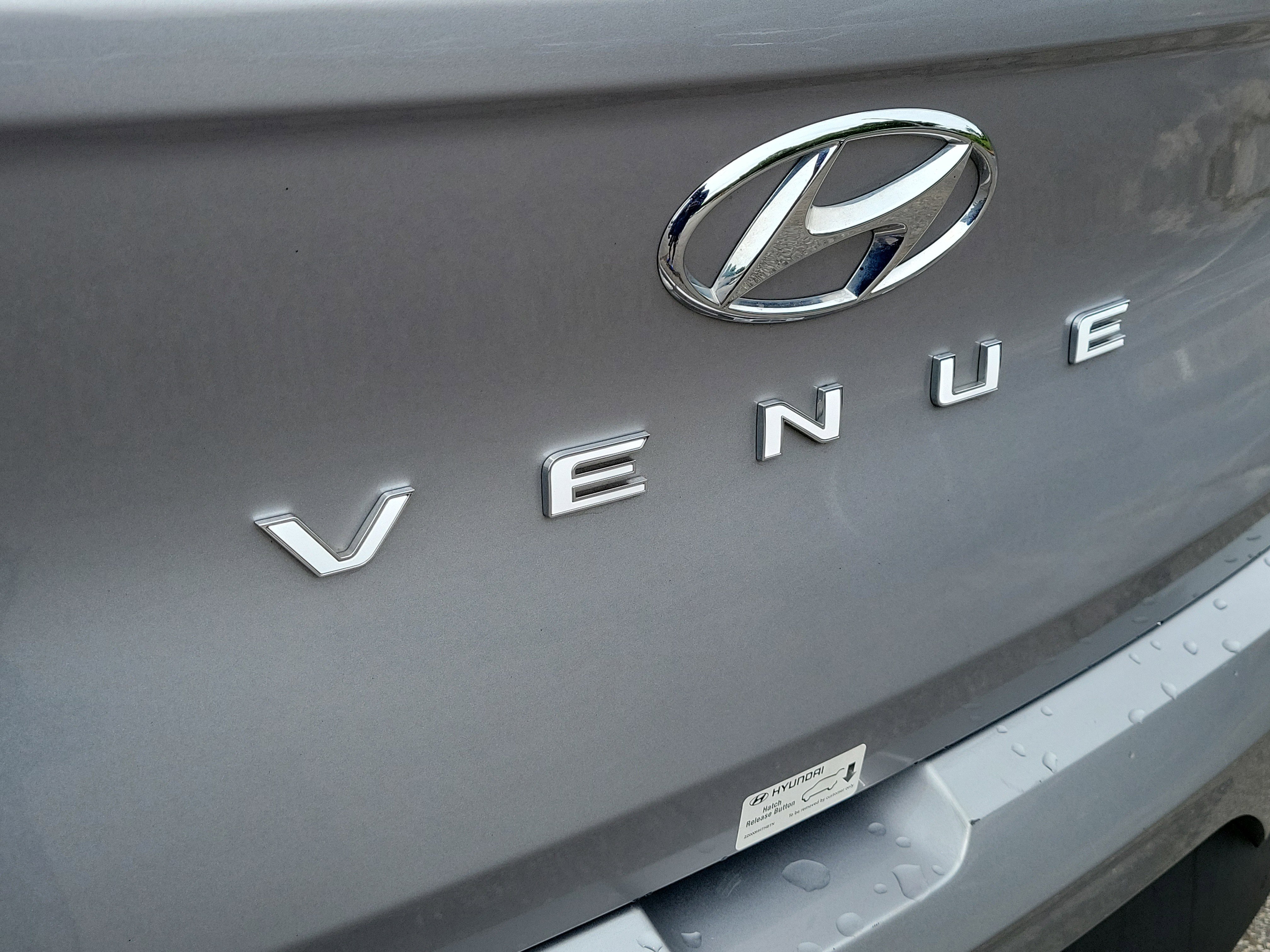 Used 2025 Hyundai Venue SEL FWD image 8