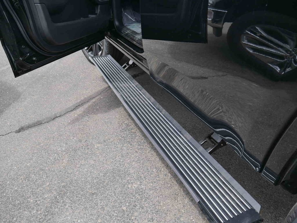 New 2026 Jeep Grand Wagoneer Limited AWD/4WD image 17