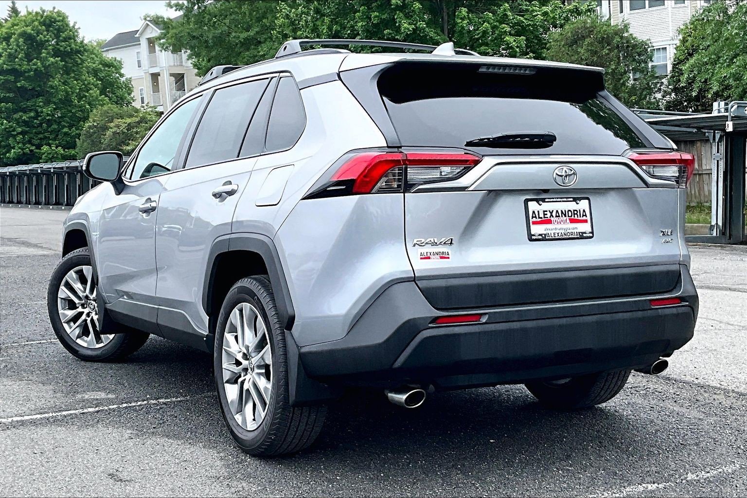 Used 2023 Toyota RAV4 XLE Premium AWD/4WD image 11