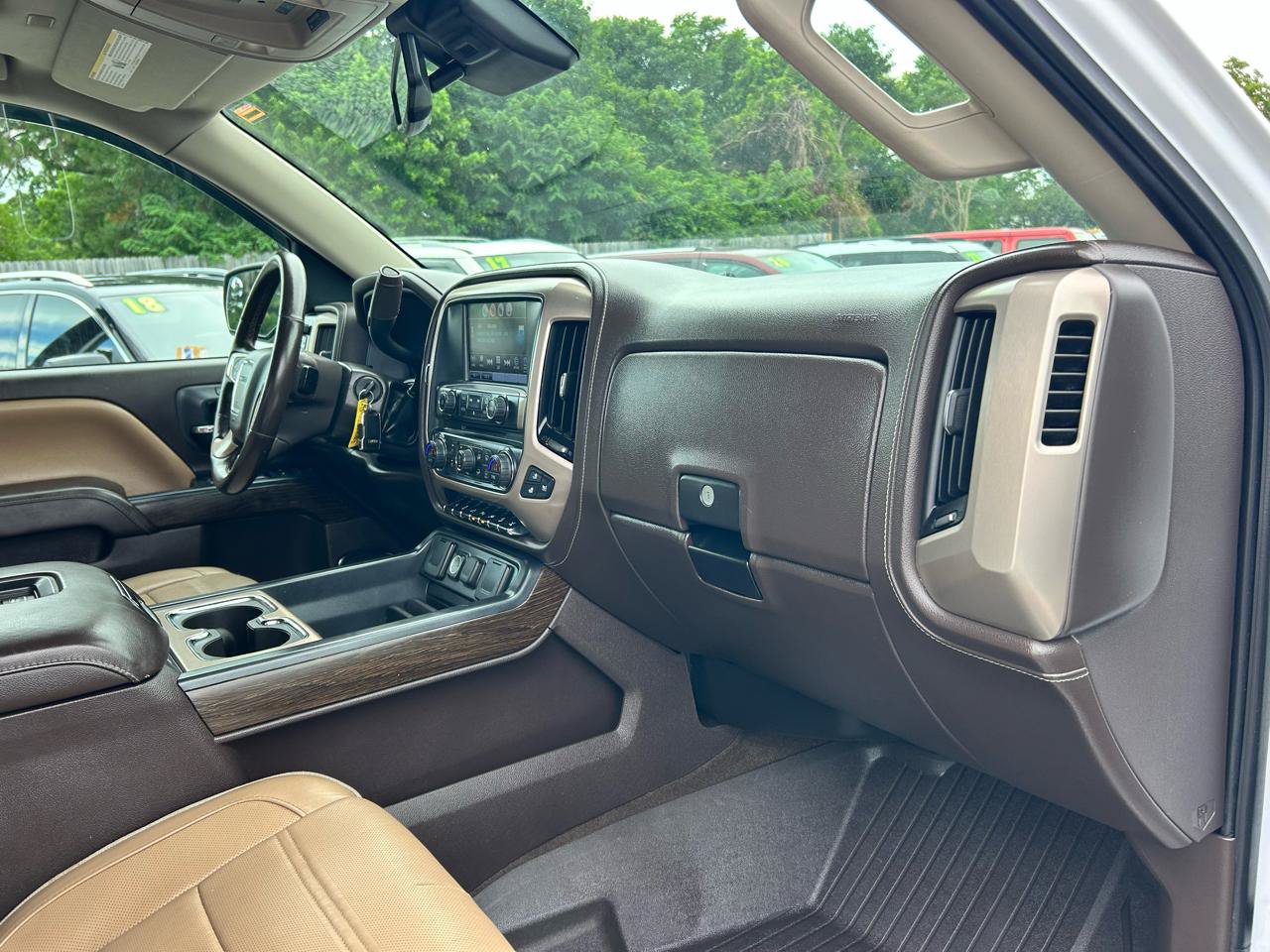 Used 2017 GMC Sierra 1500 Denali w/ Denali Ultimate Package AWD/4WD image 8